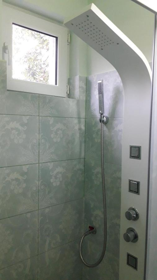 Cozy, Central 1-Bedroom Apartment In Timisoara, Romania Exterior foto